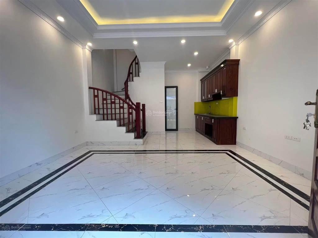 Chính chủ cần bán nhà tại ngã tư cổ linh thạch bàn 31m2 5t oto đỗ cửa như ảnh  6,6 tỷ tl
