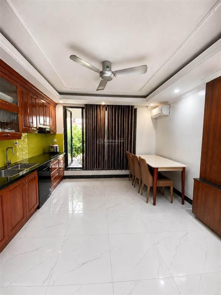 Bán 1 căn nhà thạch bàn dân ở 33m 6t gara ô tô 5 chỗ vào chỉ 7,5 tỷ ctl sâu