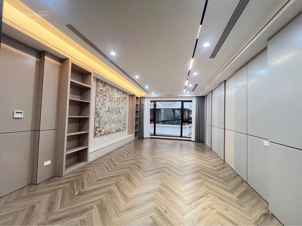 Bán nhà ngọc thụy đường 5m trải nhựa 50m 6t thang máy ~ 16 tỷ tl sâu, k quy hoạch, sổ đỏ sẵn