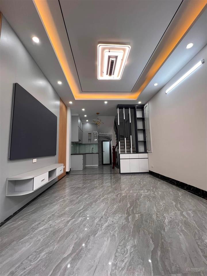 Bán nhà thạch bàn 35m 5 tầng ô tô đỗ cửa, ngõ thông giá 6 tỷ ctl