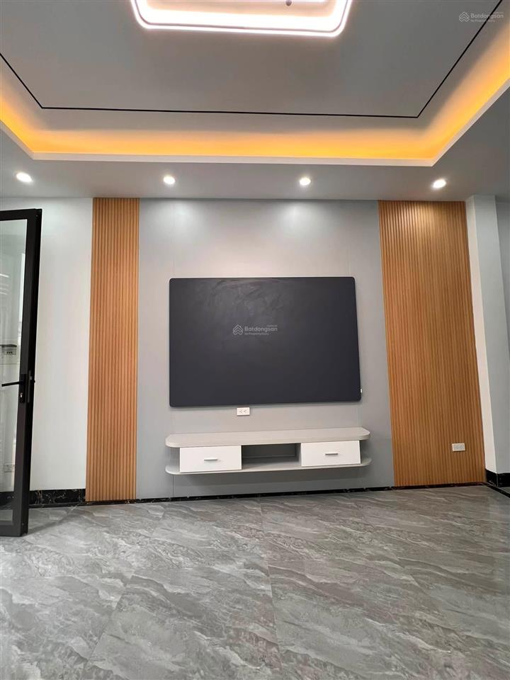 Bán nhà thạch bàn 35m 5 tầng ô tô đỗ cửa, ngõ thông giá 6 tỷ ctl