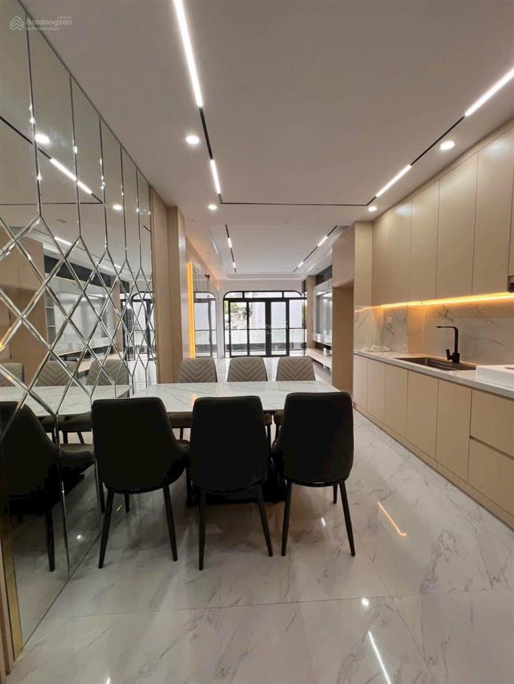 Bán nhà thạch bàn, ngay cổ linh, 45m2 6t thang máy, gara ô tô vào hơn 9 tỷ ctl thiện chí