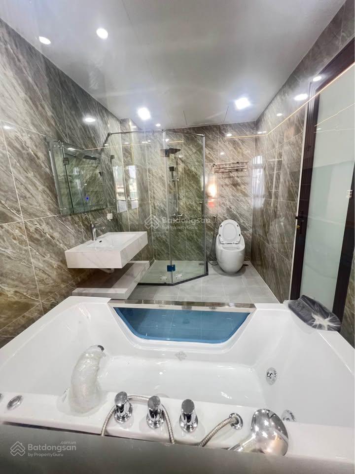 Bán nhà mặt phố sài đồng 56m 7t thang máy, ngõ thông 20m ra sân đỗ để xe ô tô, giá nhỉnh 9 tỷ tl