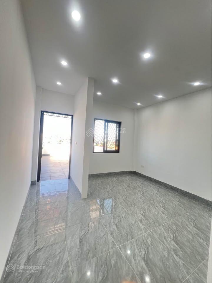 Bán nhà mặt phố sài đồng 56m 7t thang máy, ngõ thông 20m ra sân đỗ để xe ô tô, giá nhỉnh 9 tỷ tl