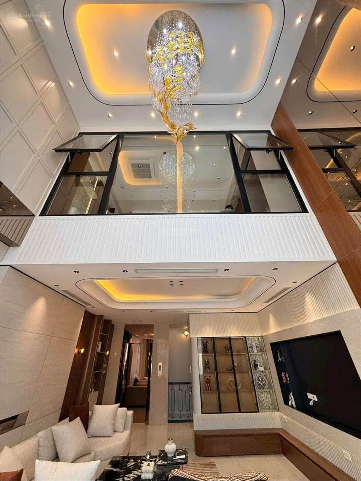 Bán nhà ngọc thụylong biên 50m 7tầng thang máy, ngõ 4m oto 7 chỗ vàofull đồ giá 16.8ty tl sâu