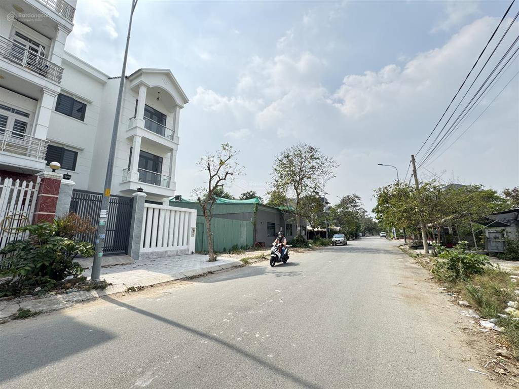 Hàng đầu tư  11,2 tỷ 140m2 mặt tiền 4a cực đẹp, đường 16m .tđc phước thiện, đối diện vinhomes .