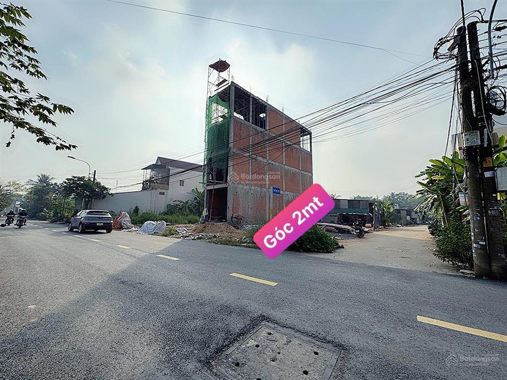 Bán lô góc 2 mt kinh doanh, sát bên chợ long phước cách vinhomes chỉ 5 phút lái xe