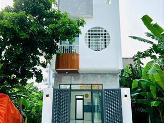 Bán nhà đẹp mới xây 1 trệt 2 lầu , khu dân cư đông đúc đối diện chợ long phước