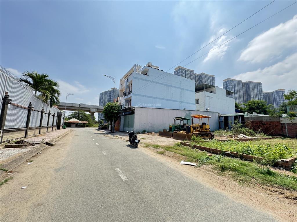 Bán gấp lô đất giá tốt mt 2c sát bên vinhomes  vđ3  110m2 giá chỉ 7,9 tỷ