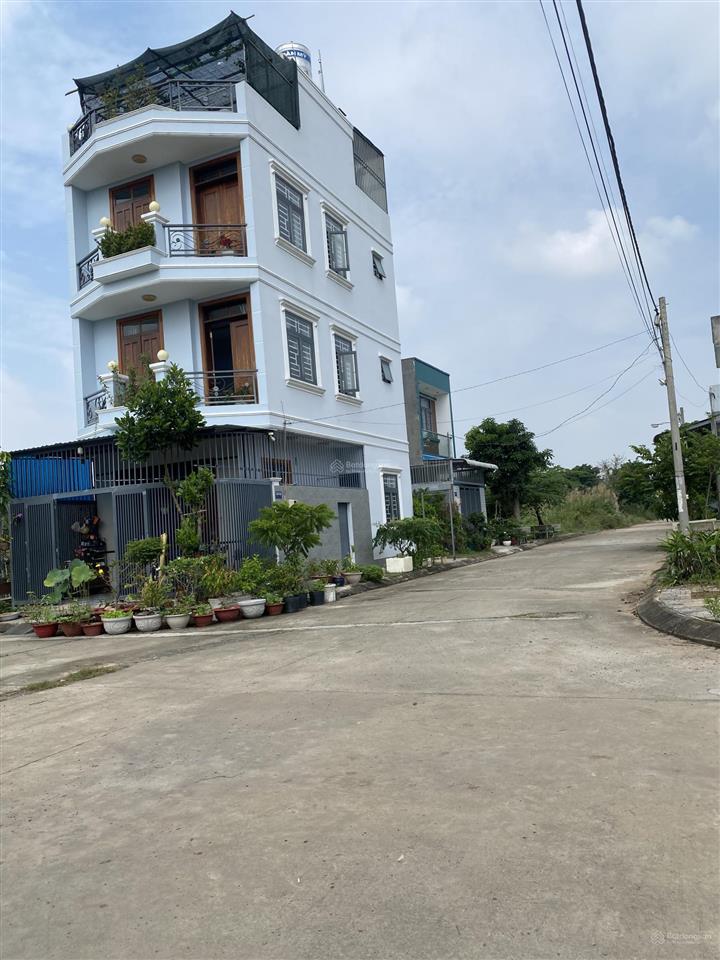Bán lô đất ngay ký túc xá đại học luật, đối diện chợ long phước, sát bên ubnd phường long phước