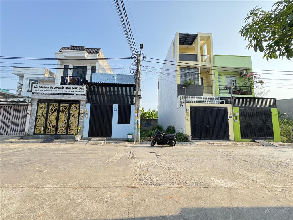 Bán lô đất ngay ký túc xá đại học luật, đối diện chợ long phước, sát bên ubnd phường long phước