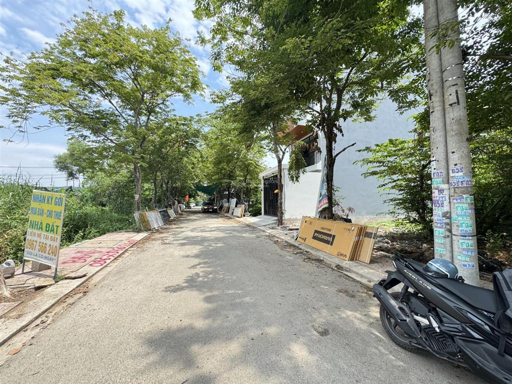 Bán gấp lô đất đẹp giá tốt 1 sẹt nguyễn xiển, sát bên vinhomes