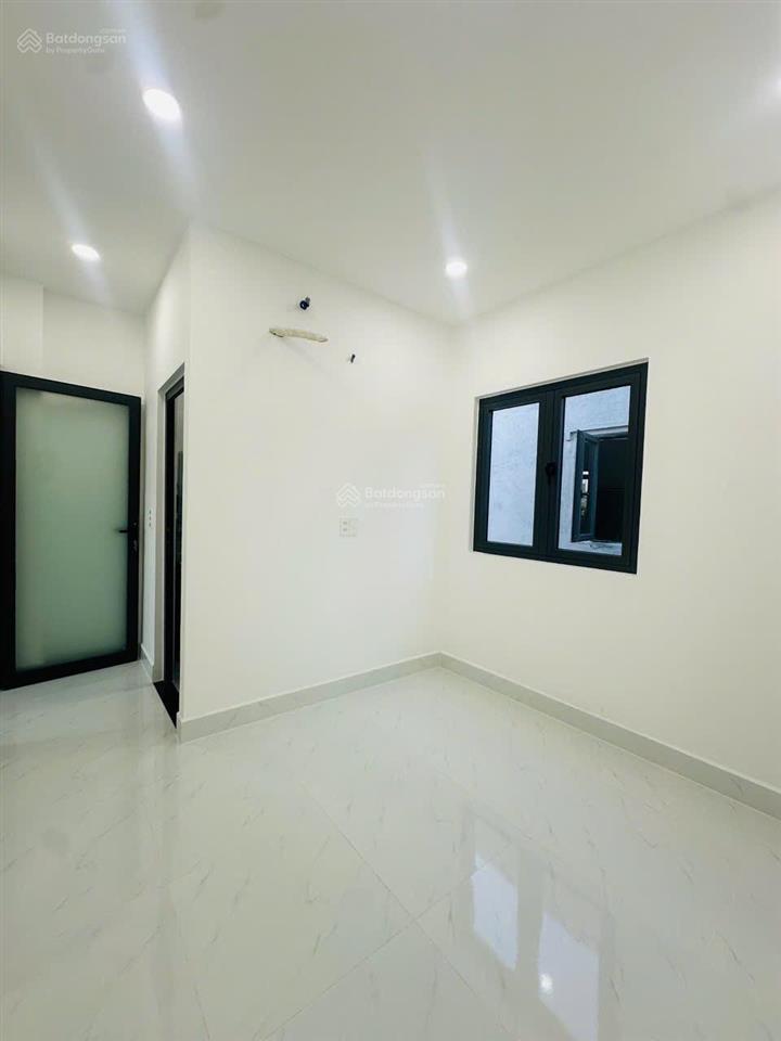 Bán gấp nhà mới đẹp 1 trệt 2 lầu gần chợ, ubnd phường long phước. gần vinhomes