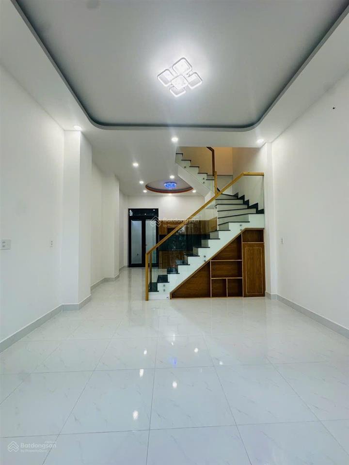 Bán gấp nhà mới đẹp 1 trệt 2 lầu gần chợ, ubnd phường long phước. gần vinhomes