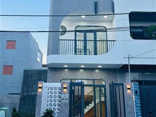 Bán gấp nhà mới đẹp 1 trệt 2 lầu gần chợ, ubnd phường long phước. gần vinhomes
