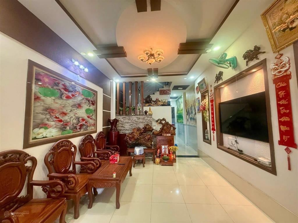 Bán nhà 1 trệt 2 lầu vị trí đẹp ngay lò lu, lã xuân oai  khu công nghệ cao quận 9