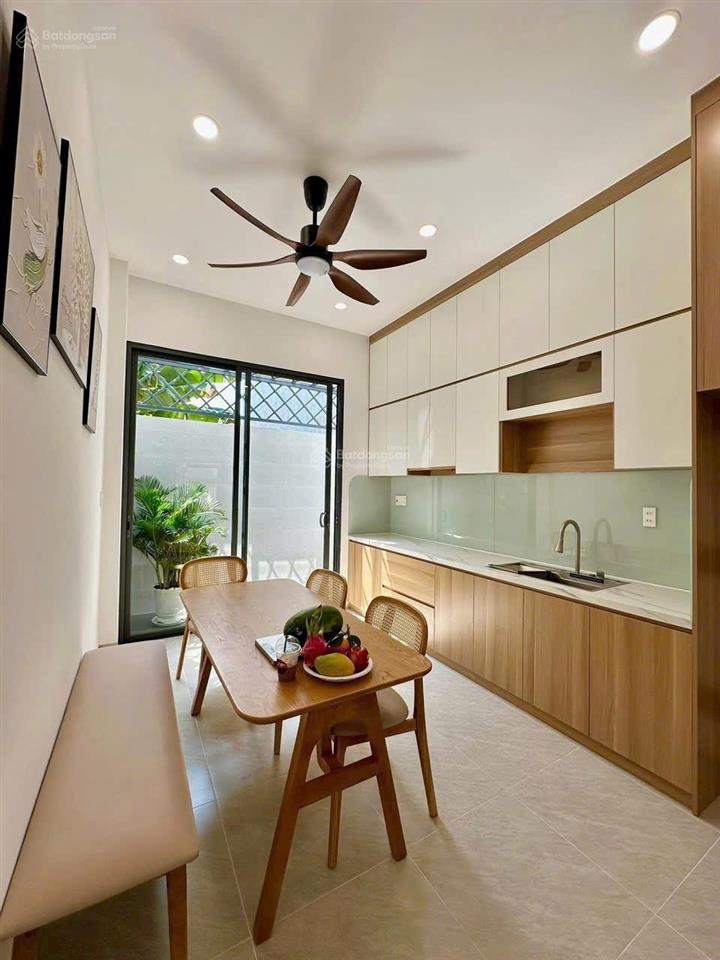 Bán nhà mới đẹp 1 trệt 2 lầu sát bên khu đô thị đông tăng long