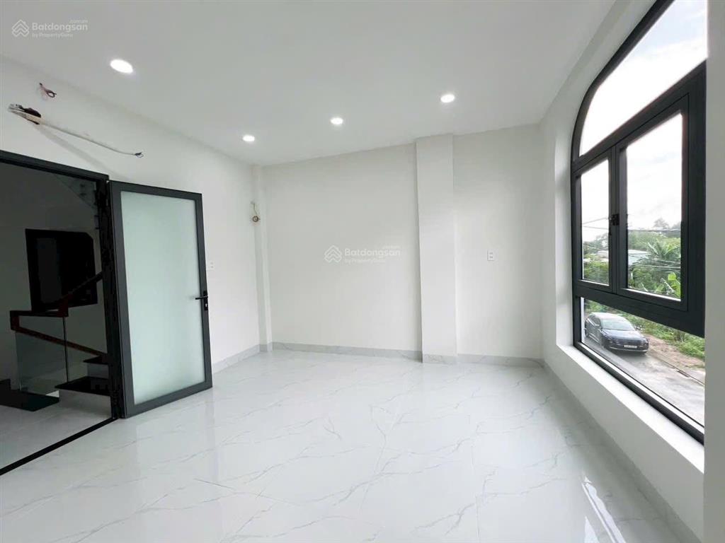 Bán gấp căn nhà mới xây sát bên vinhomes  nút giao gò công vđ3  giá 4,85 tỷ