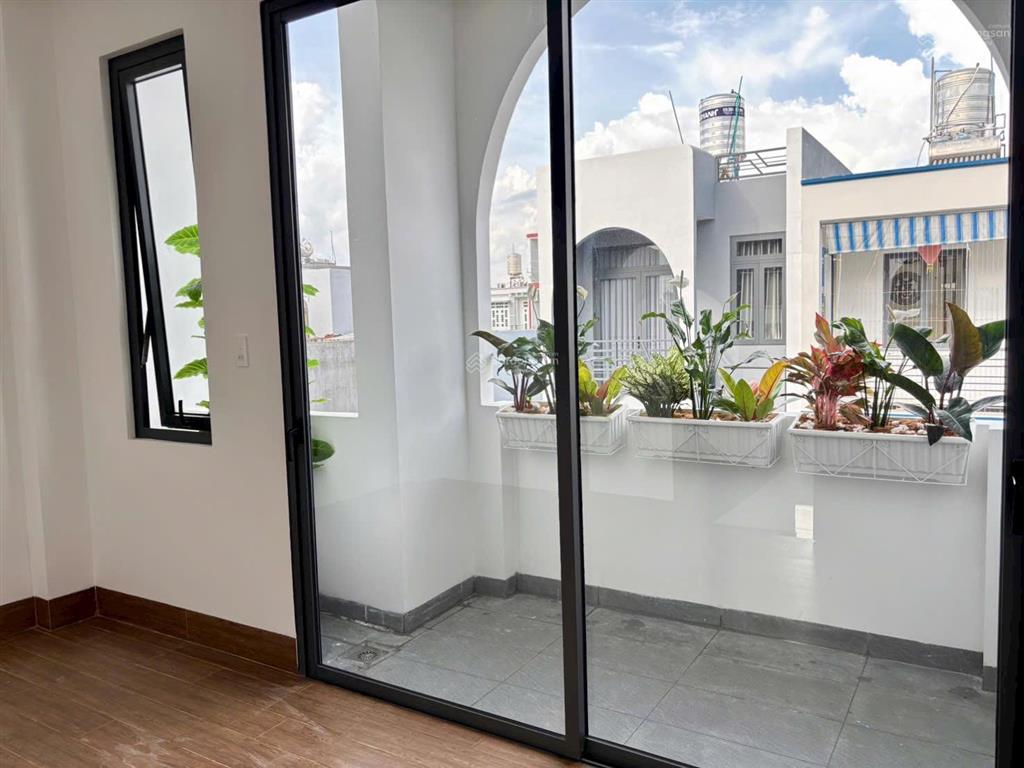 Bán nhà đẹp ngay trung tâm phường long trường  gần chợ ubnd, kđt đông tăng long