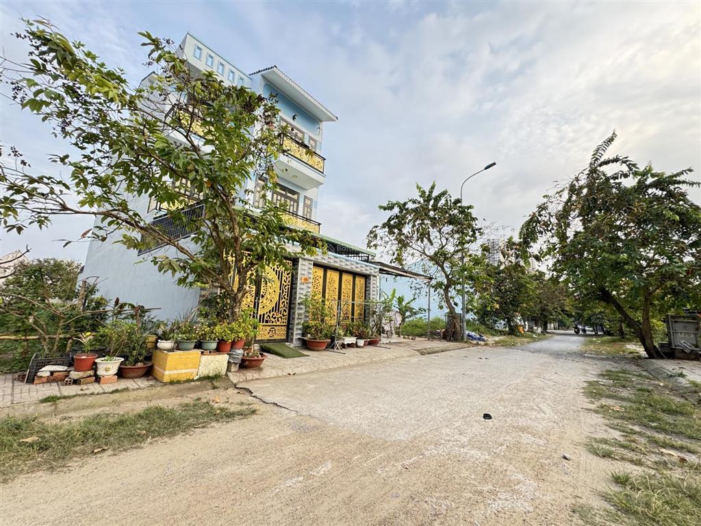 Giá hời 8,2 tỷ. bán lô đất đẹp mt 3c tái định cư phước thiện  đối diện vinhomes, gần vđ3  147m2