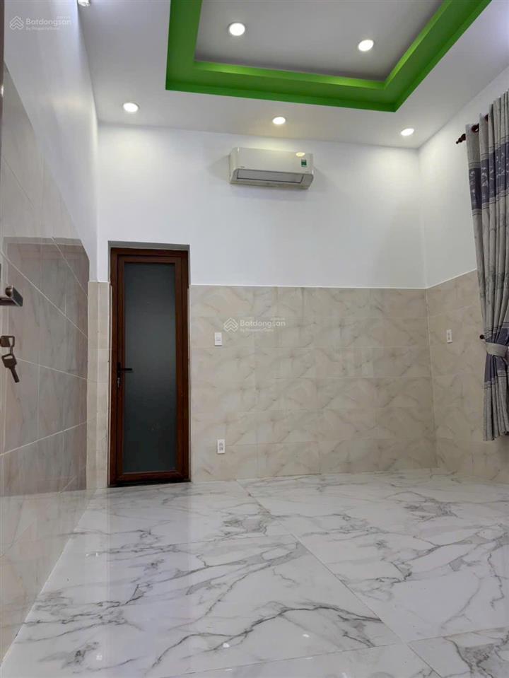 Bán gấp căn nhà đẹp góc 2mt đường 6  lò lu  đối diện chung cư gamuda