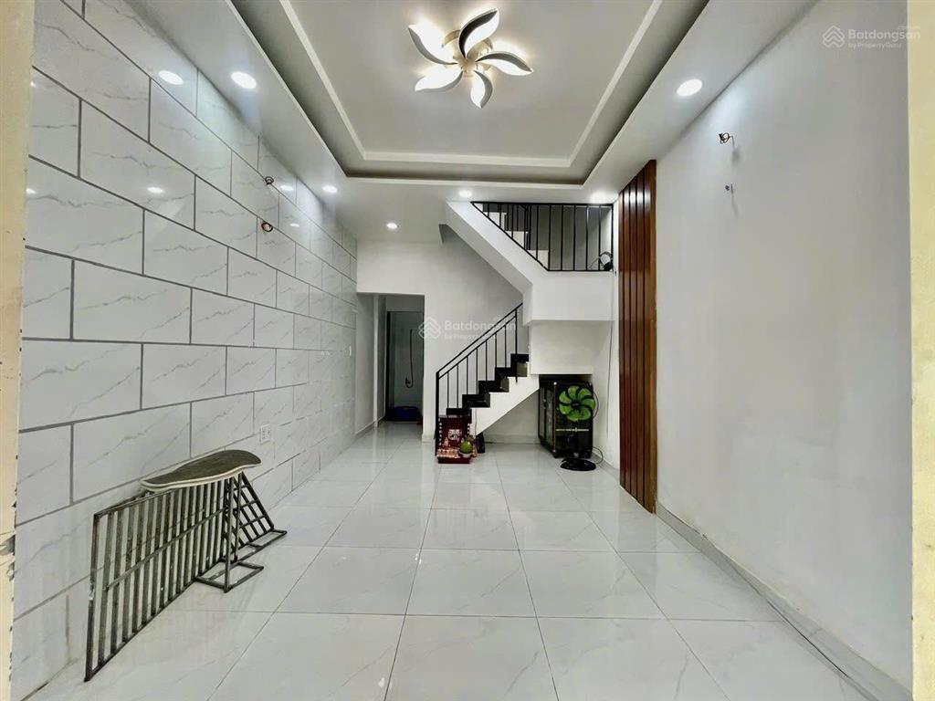 3ty580 tl nhà 3 tầng 2pn , đúc btct hoàn công , khu hiện hữu vị trí đẹp