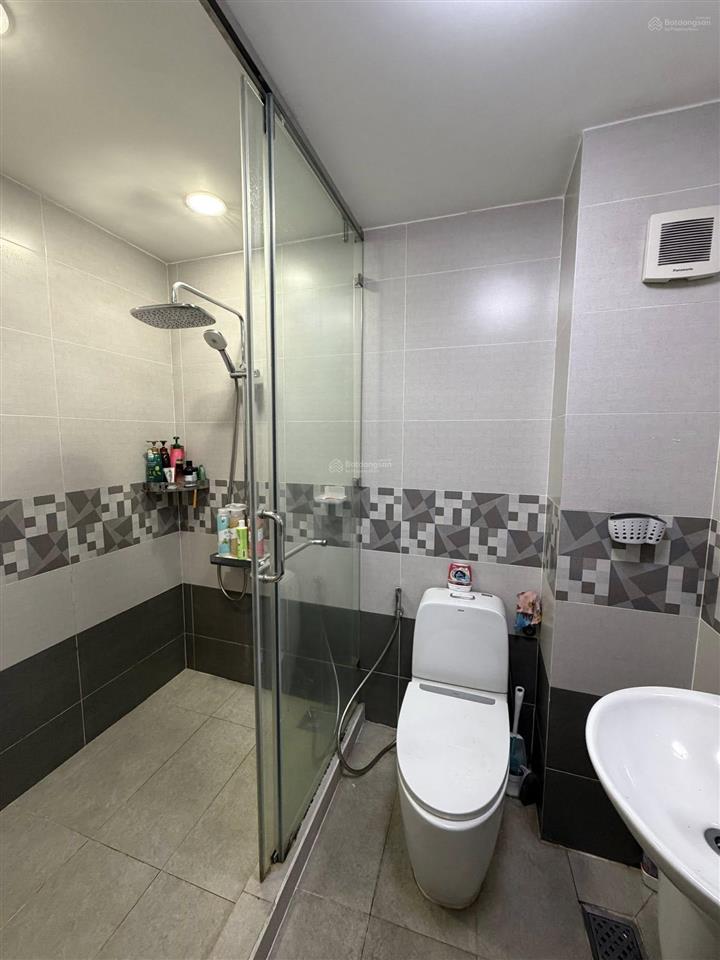 9,5 tỷ mặt tiền p4q8 3,7 x 13 nở hậu 3,9 thửa đất đẹp shr hoàn công đủ