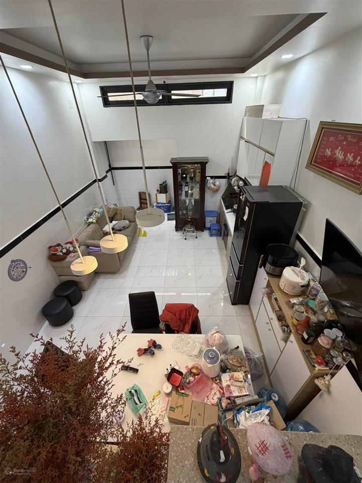 9,5 tỷ mặt tiền p4q8 3,7 x 13 nở hậu 3,9 thửa đất đẹp shr hoàn công đủ