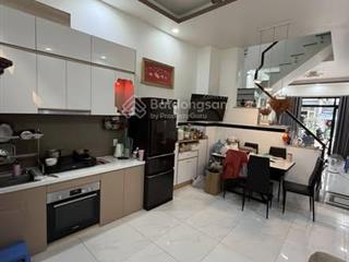 9,5 tỷ mặt tiền p4q8 3,7 x 13 nở hậu 3,9 thửa đất đẹp shr hoàn công đủ