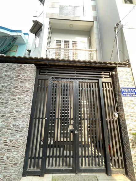 6,8 tỷ nhà hẻm p4q8 4,2 x 9,6 (nở hậu 5,5) trệt 2 lầu đúc btct