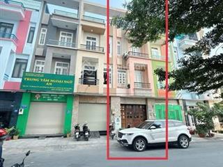 Mặt tiền bông sao 4x14 ( trệt 2 lầu st đúc ) shr hoàn công đủ 11 tỷ 880 còn tl ngay chủ