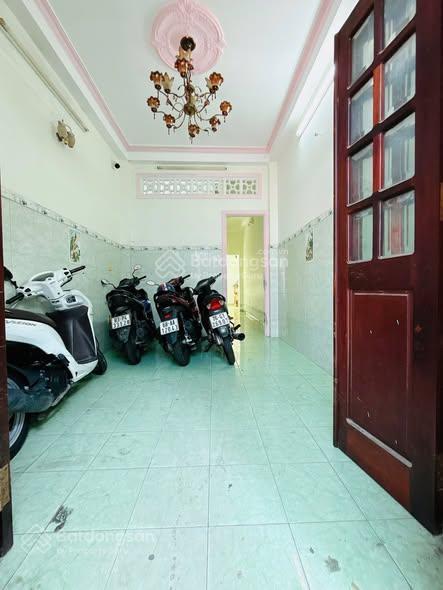 Chdv 9 phòng thu nhập sẳn dt đẹp 3 x 20 ( trệt 2 lầu đúc ) sổ hồng riêng