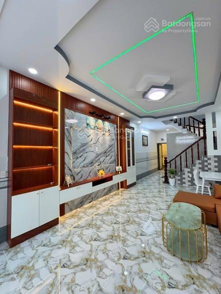 6tỷ550 còn tl hơn 100m2 đất nhà ngang hiếm 4,2 x 25 (dài khủng) sổ hồng hẻm xe hơi p phú định q8