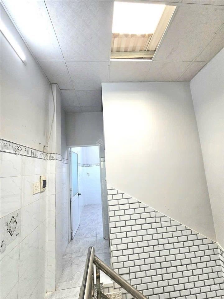 3,78 tỷ nhà p12q8 3,5 x 8,5 ( nở hậu nhẹ ) 1 lầu 2pn sổ hồng riêng kdc hiện hữu