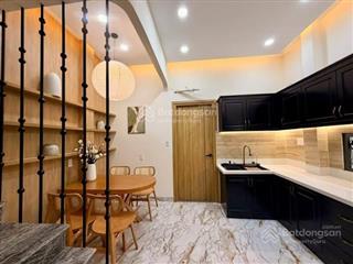 Mặt tiền kinh doanh 4,75 x 9,5 mới 2 lầu st 3pn sổ riêng