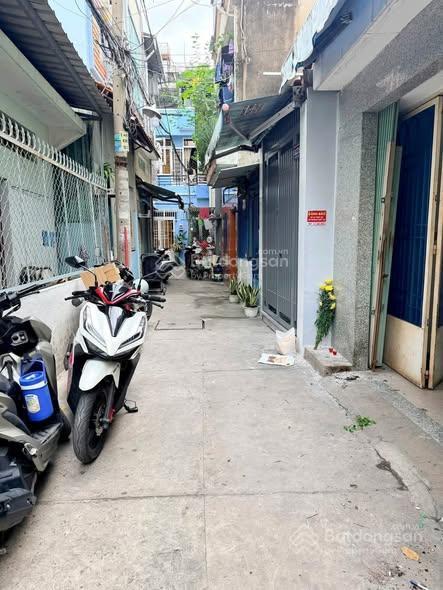 Nhà cũ 4x12m khuôn đất đẹp p3 q8 sau lưng mặt tiền adl vị trí tốt shr