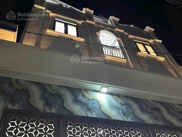 Ngang 7,8 x 9m nhà xây mới 2 lầu st đúc 5pn sổ hồng vị trí đẹp sau lưng mt