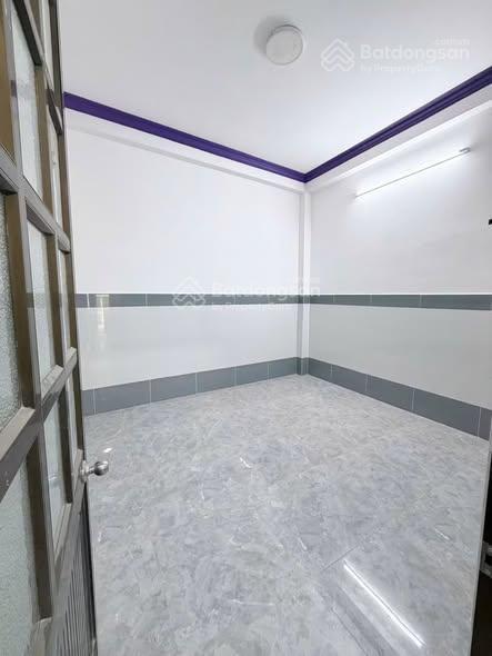 Hạ 700tr cần bán gấp 4x14m, p3 q8 khu hẻm vip 181 sổ hồng hc