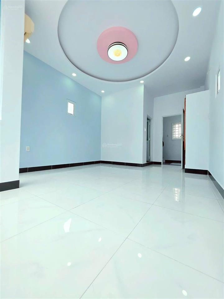 4 tầng đúc toàn bộ btct 4x7 sổ hồng hc đủ 3pn rộng hẻm xe hơi 6m