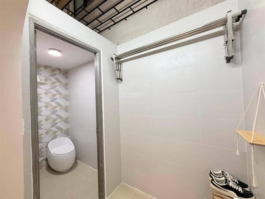 Chính chủ nhà hẻm 3,5 sát mt bờ kè nguyễn duy liền kề q5 q1 hoa hồng 100 củ