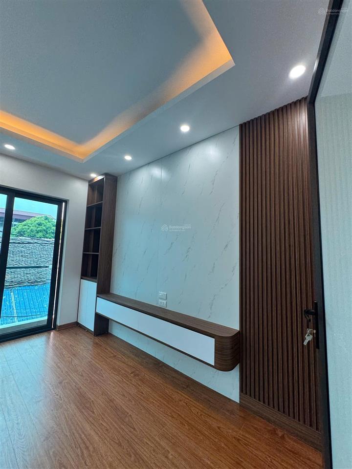 Cc bán nhà 4 tầng 1 tum thôn lời đặng xá gia lâm