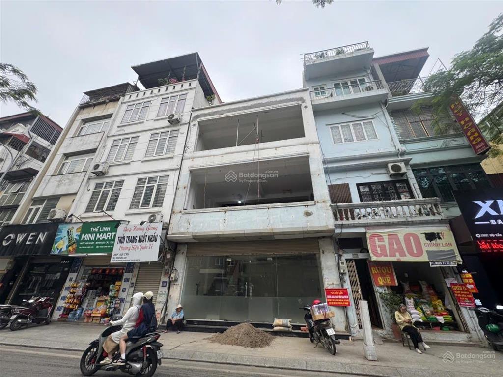 Cho thuê nhà mặt phố cầu giấy 130m2 mặt tiền 6.5m. giá 110 triệu/ tháng