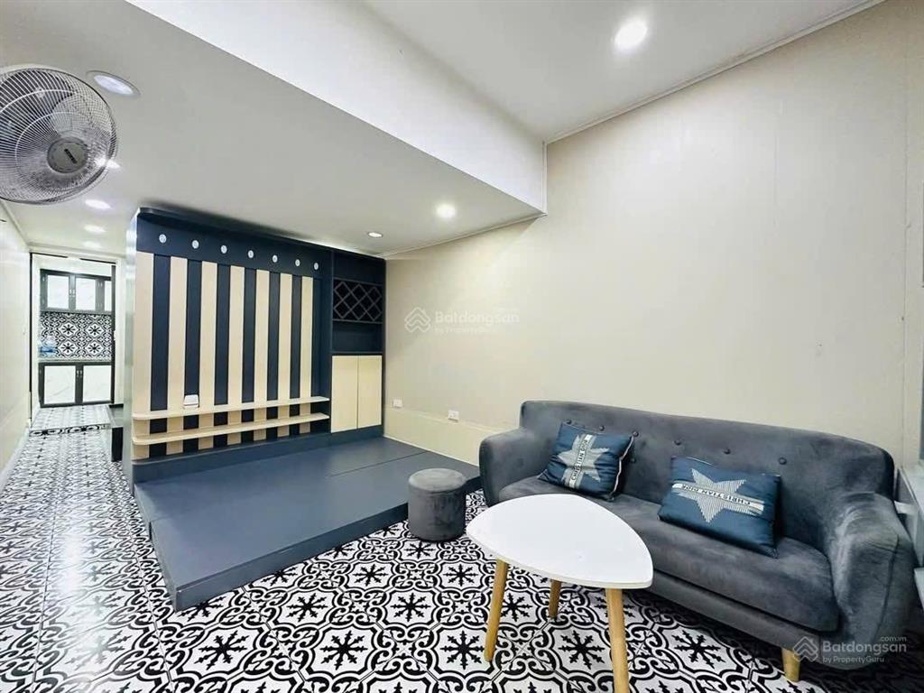 Chính chủ bán nhà tập thể tầng 1 thái thịnh, trước nhà ô tô kinh doanh. sử dụng 43m2 giá 2.86 tỷ