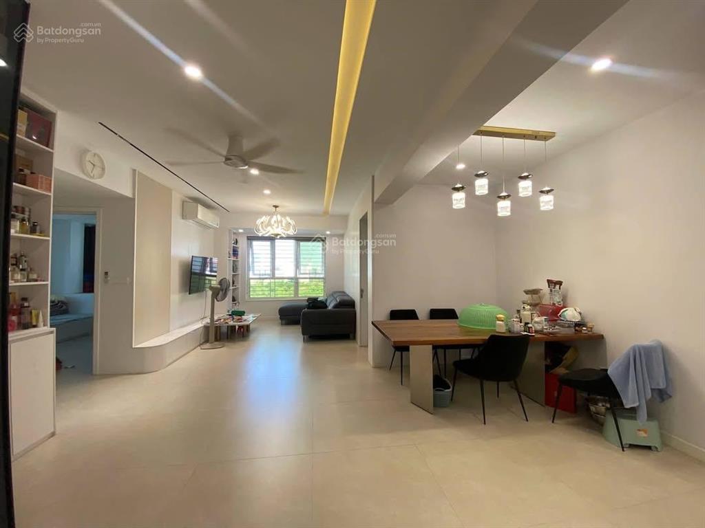 Cần bán chung cư gần hồ tùng mậu cạnh đai học công nghiệp. diện tích 57m2 giá 3.79 tỷ, sổ lâu dài