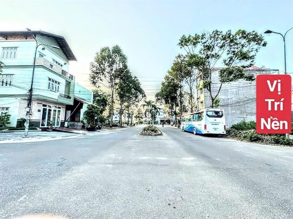 Nền góc mặt tiền lộ 30m  khu dân cư công an