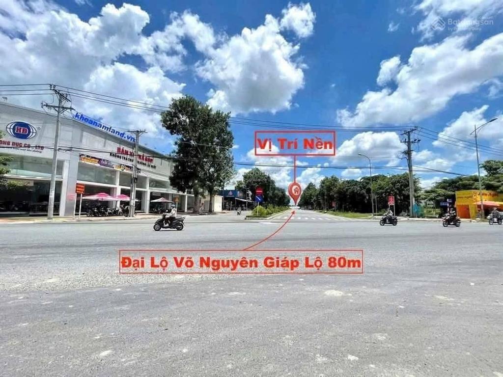 Nền đường lê trọng tấn (lộ giới 47m)  kdc nam long cần thơ