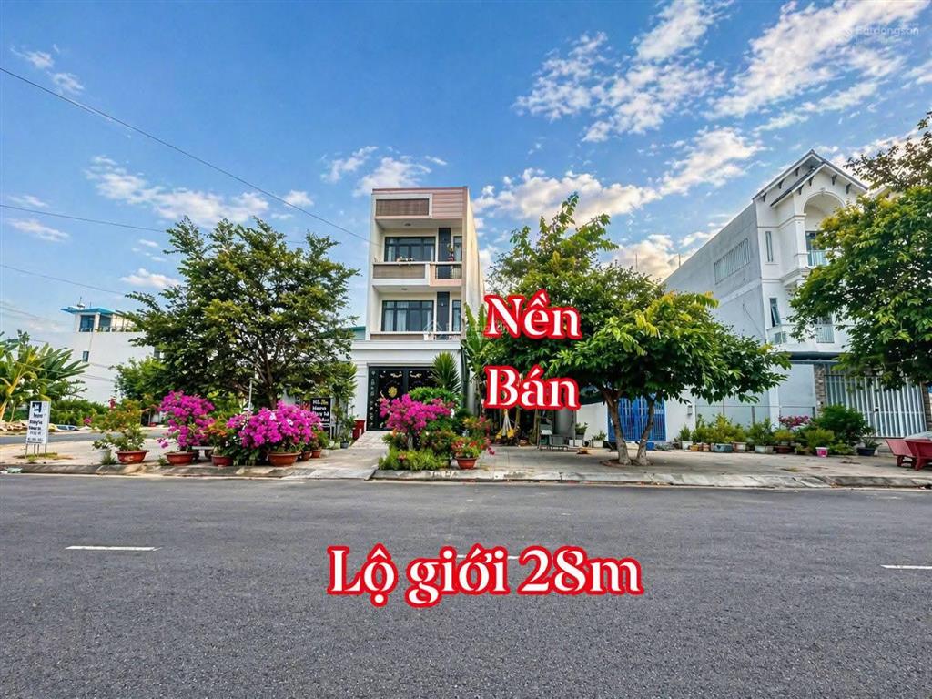 Nền 100m2  lộ giới 28m  khu dân cư văn hoá tây đô