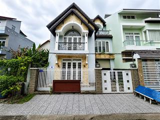 Biệt thự đối diện công viên trường đại học kiến trúc ( khu công ty 8)