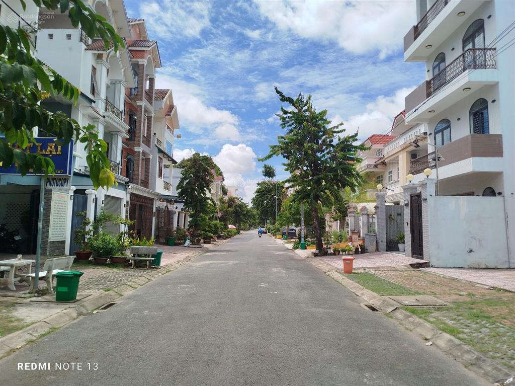 Nền (6*19) khu dân cư nam long 1