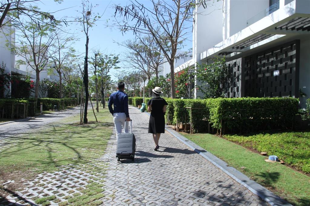 Chính chủ bán biệt thự biển nghỉ dưỡng oceanami luxury homes and resort, long hải, 236m2